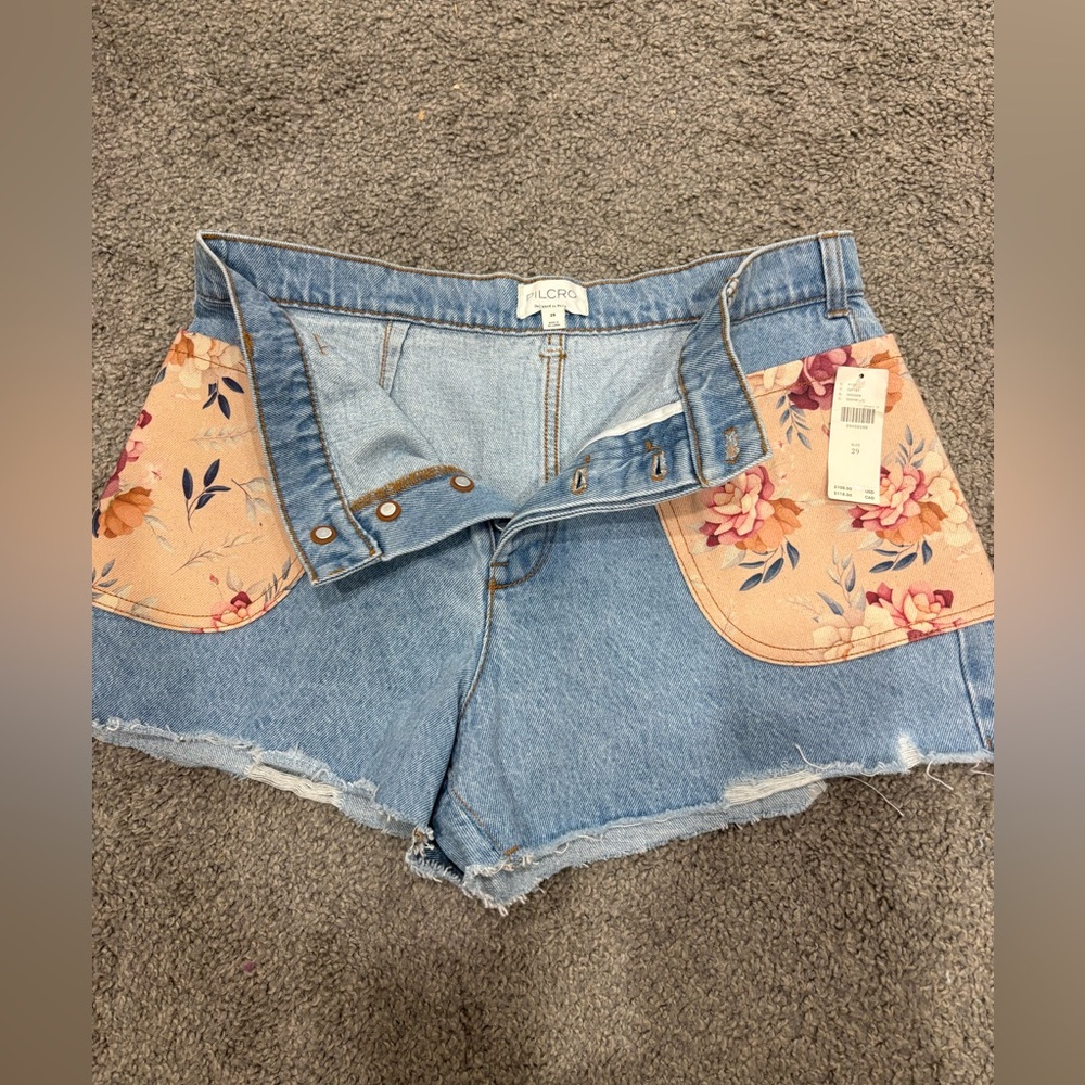 Anthropologie NWTO jean shorts with floral pockets - Picture 8 of 12